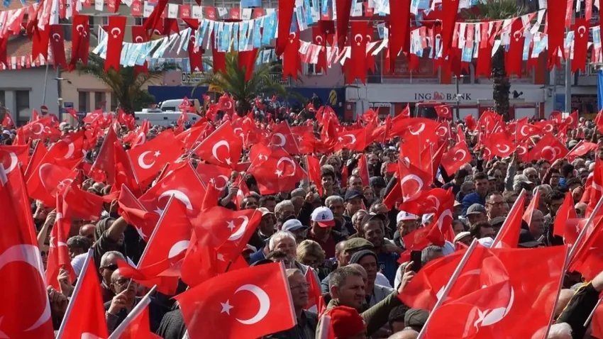 Trabzon'da Aynı Gün Millet İttifakı ve MHP Mitingi