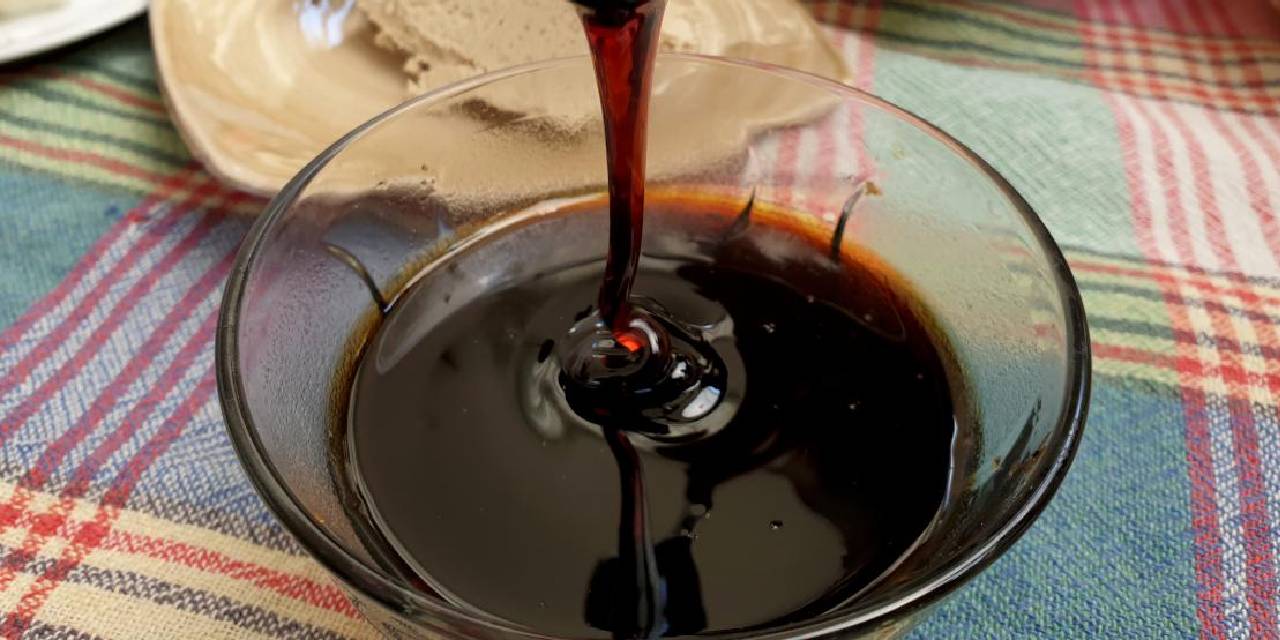 Pekmez ve limon kürünün faydaları herkesi şaşırtıyor... Her sabah bir kaşık yiyenlerin bu dertleri kökten son buluyor...