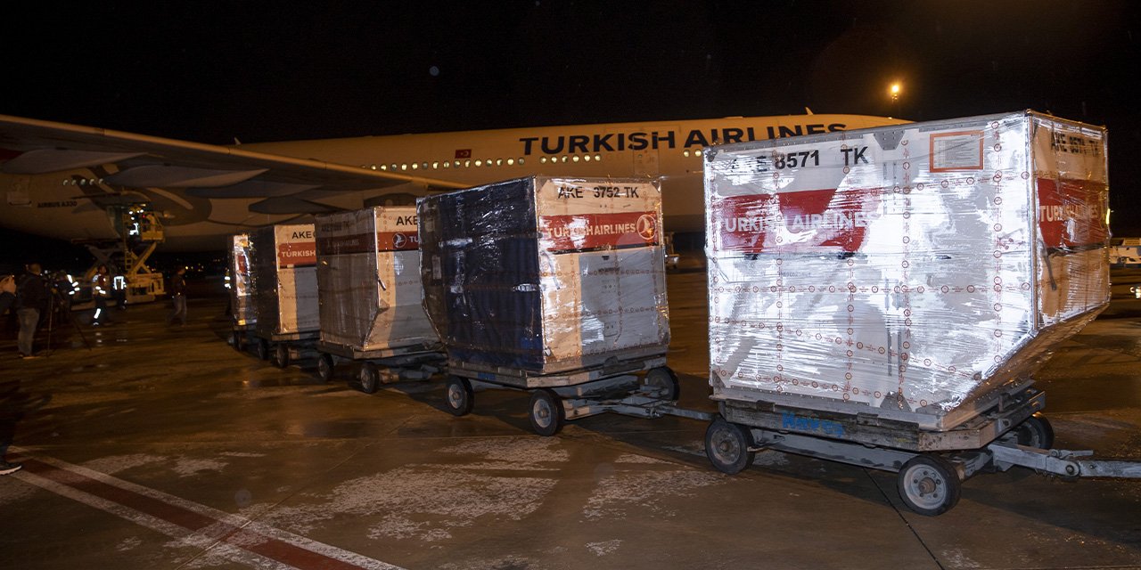 Yurtdışında kullanılan oyları taşıyan uçak Ankara'ya indi