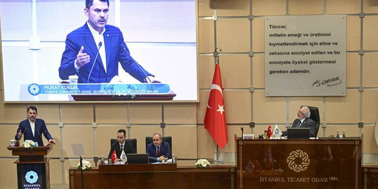 İTO Meclis Toplantısında Bakan Kurum'a "Burada Siyaset Yapmayın" Çıkışı