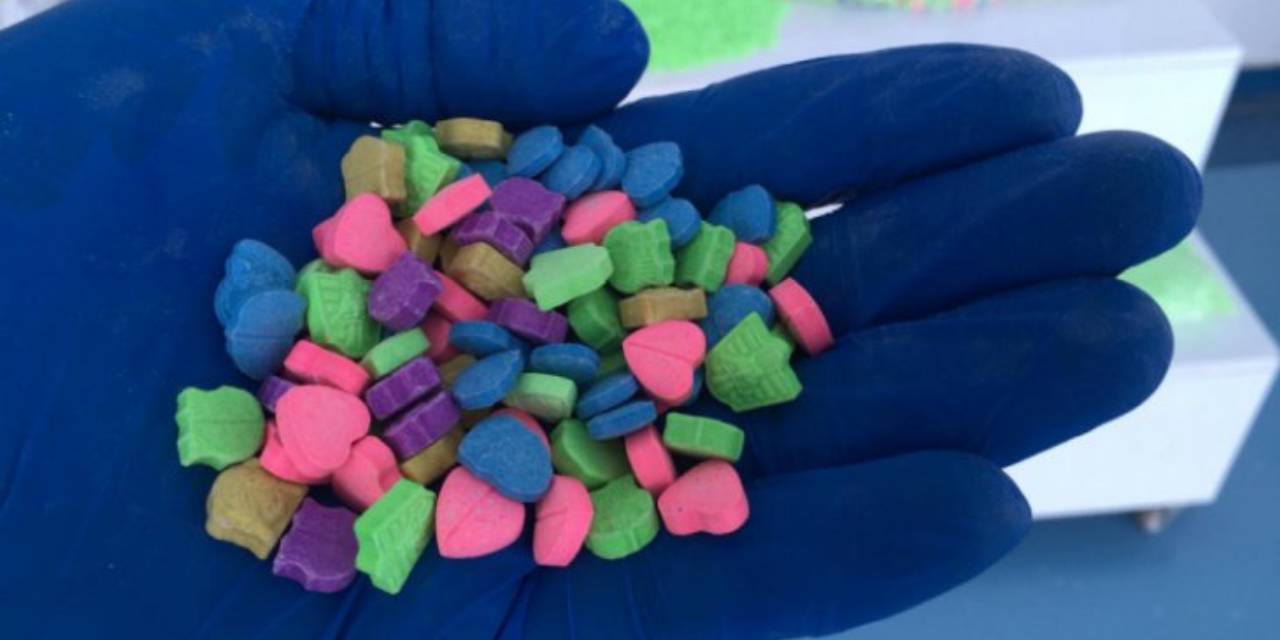 Bu hapı kullananlar binalardan atlayıp cam yemeye çalışıyor... Dünyada "Maymun tozu" alarmı