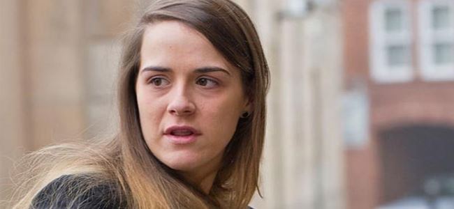 İki yıllık sevgilisi erkek çıkınca hayatının şokunu yaşadı... Bakın nasıl kandırmış...