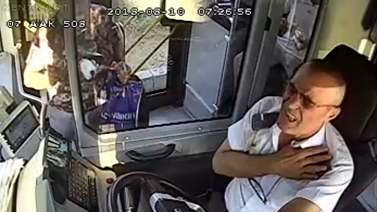 Kalp krizi geçiren şoför, 'Benden bu kadar' diyerek otobüsü durdurdu
