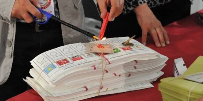 AKP Rozetli Sandık Başkanı Görevden Alındı