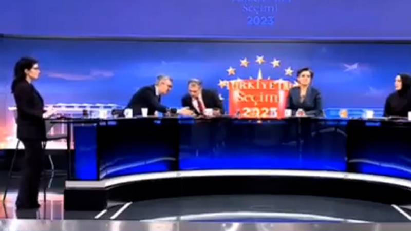 A Haber'de mikrofon açık unutuldu; "Kılıçdaroğlu öndeyiz demiş"