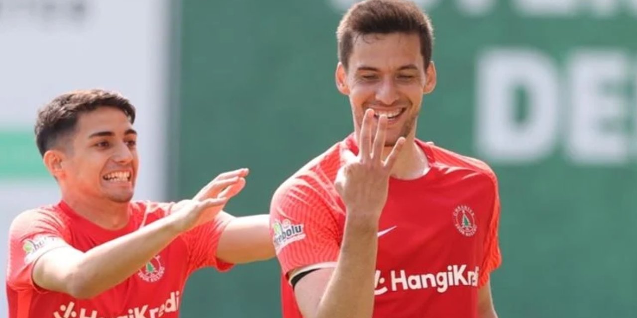 Milli Futbolcudan Dikkat Çeken Seçim Mesajı