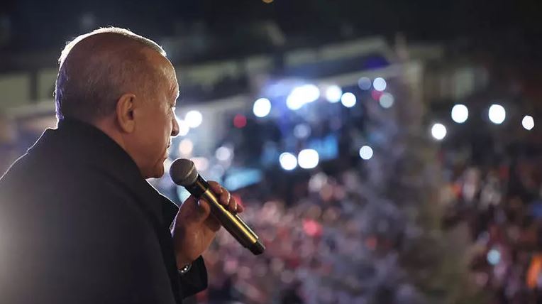 O Gece Neler Oldu? İşte Erdoğan'ın Balkon Konuşması Öncesi Yaşananlar