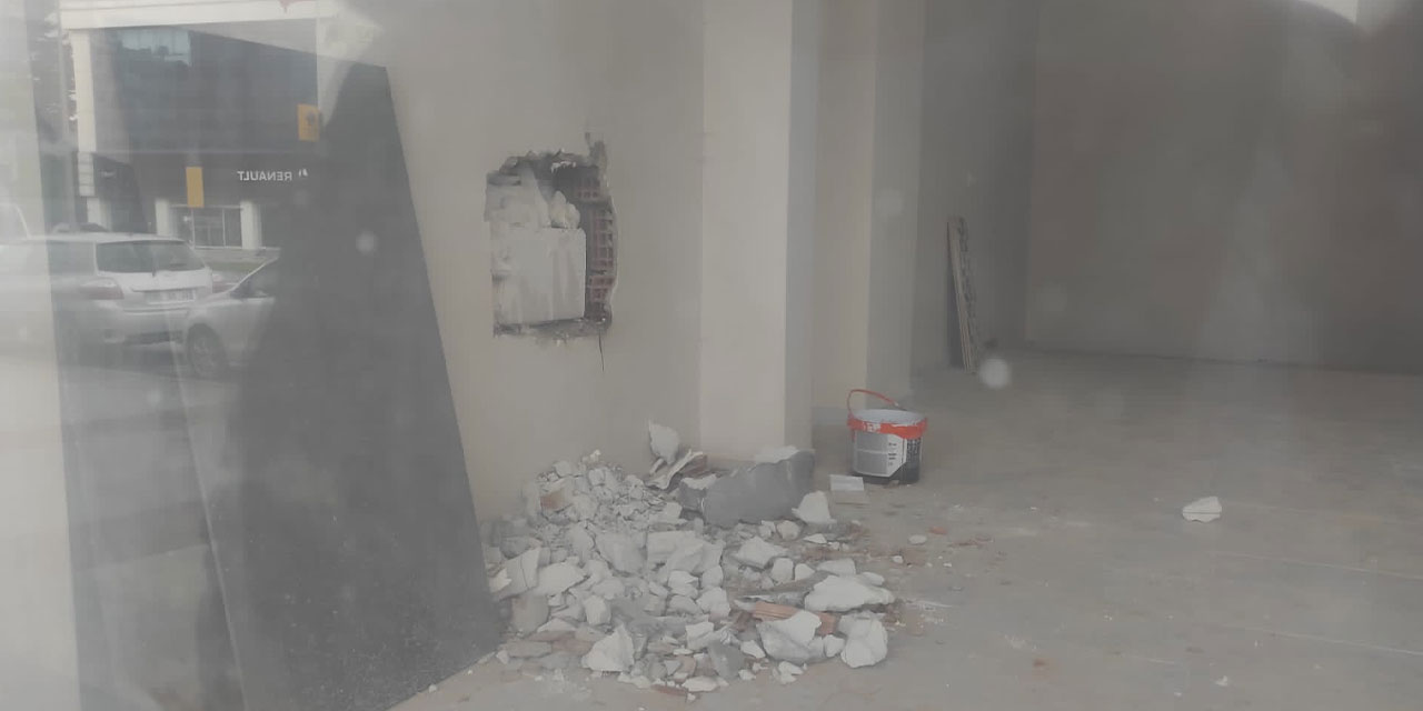 Duvarı Kırıp İçeri Sızdılar! İstanbul'da Banka Soygunu Girişimi
