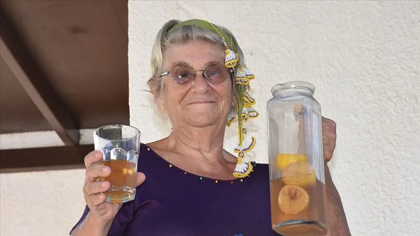 Canan Karatay'dan Diyette Olanlar İçin Harika Bir Komposto Tarifi! Şekersiz, Kaynatmadan Üstelik Evde Olan Malzemelerle