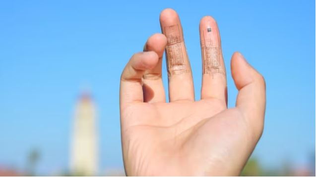 Bilim insanları dokunma hissi veren elektronik deri üretti