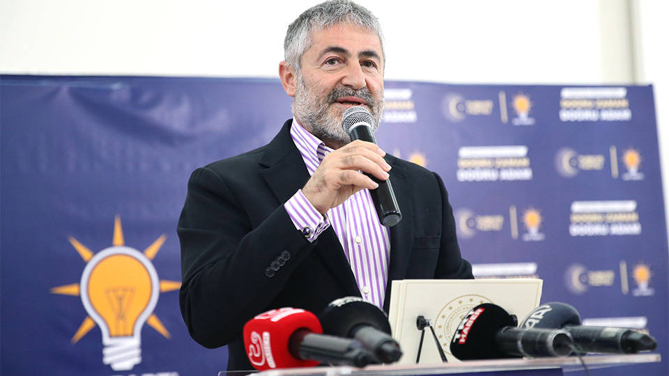 Hazine ve Maliye Bakanı Nebati’den faiz açıklaması: Ezanlar susmaz, bayraklar inmez