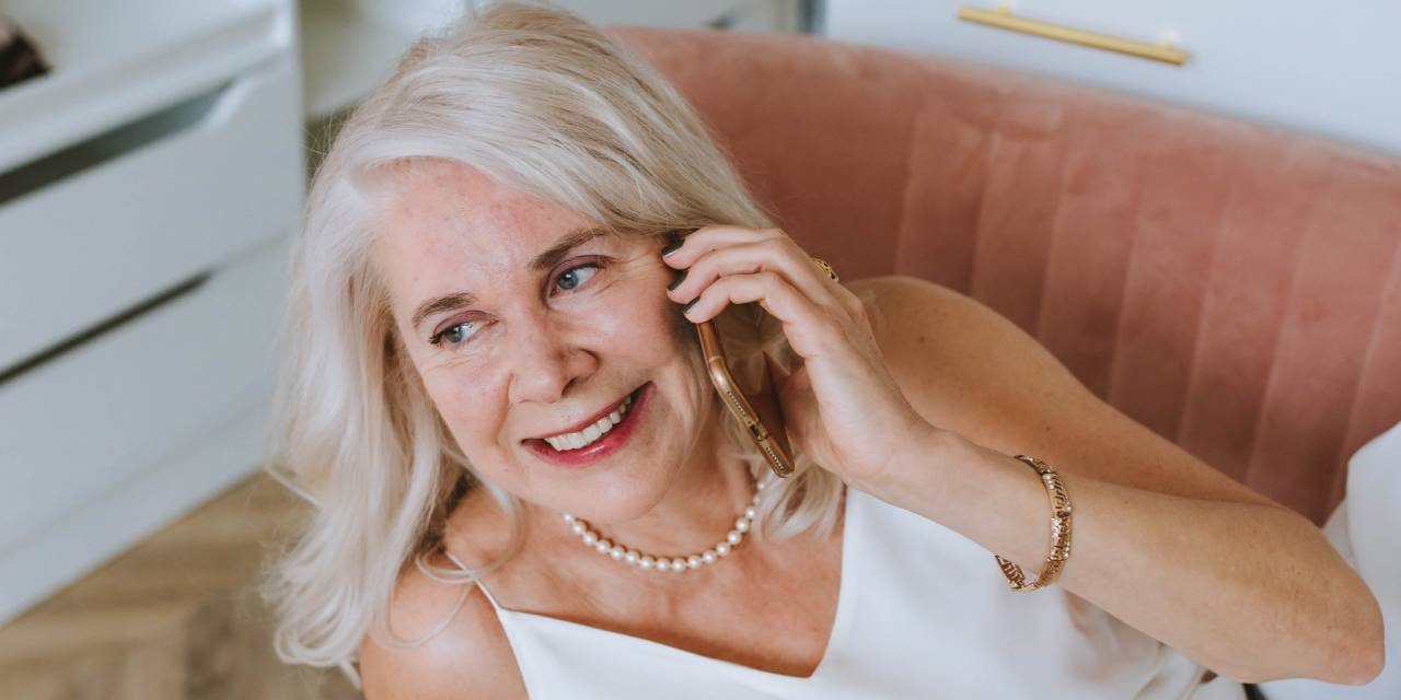 Ceviz Kabuğu İle Beyazlardan Kurtulun! Bu Yöntem Sayesinde Artık Boyaya Para Ödemeyeceksiniz