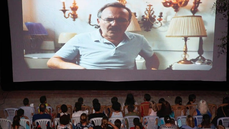 İzmir'de yazlık sinema keyfi