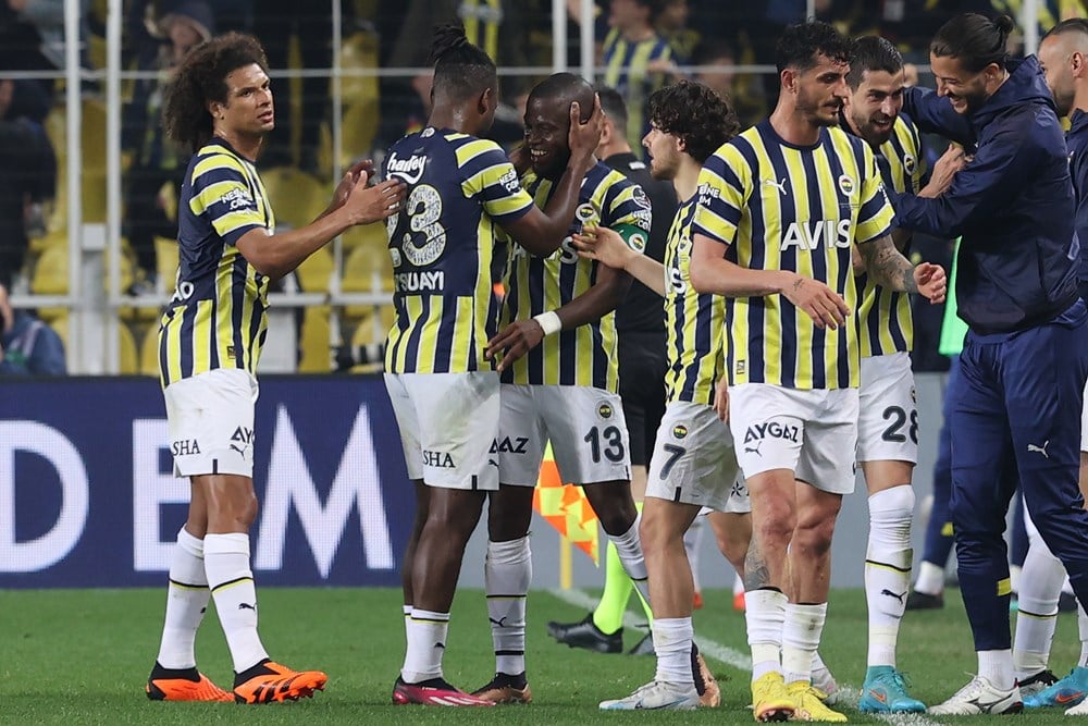 Fenerbahçe yeni sezona yine sil baştan yapıyor: 8 ayrılık