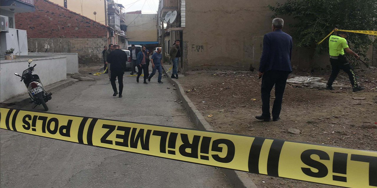 İki aile arasındaki kavgada taşlar, sopalar, silahlar konuştu: 1’i polis 8 kişi yaralandı