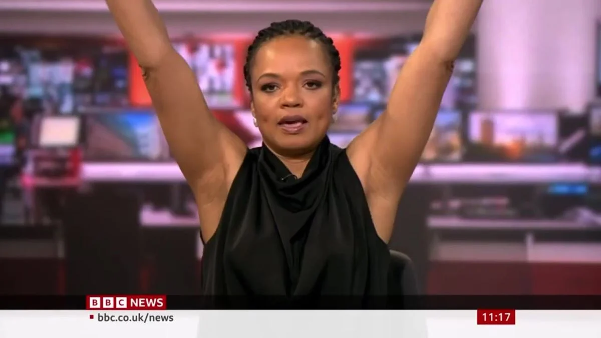 Canlı yayında olduğunu unuttu, fena yakalandı! Spikerin büyük hatası sosyal medyada viral oldu