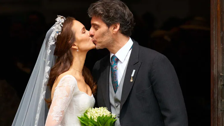 Kimse bu kadar heyecanlanmasını beklemiyordu: Gelin, nikahın ortasında bayıldı!