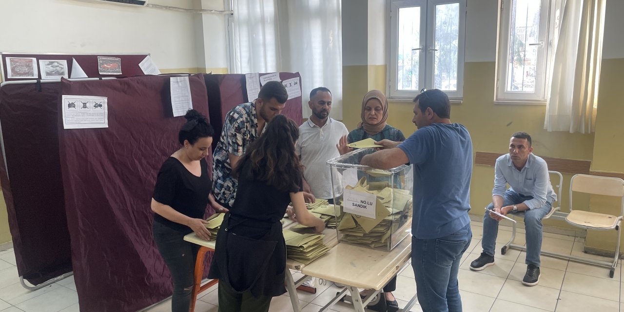Kaymakamlardan Muhtarlara 'Seçim Baskısı' İddiası