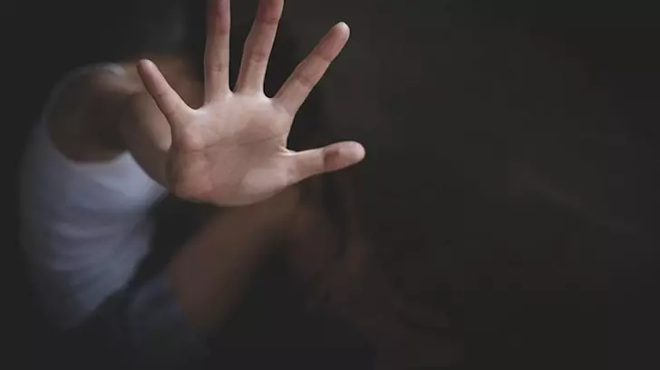 Sekreter olarak girdiği işte tacize uğrayan 19 yaşındaki kadın 5'inci kattan atladı