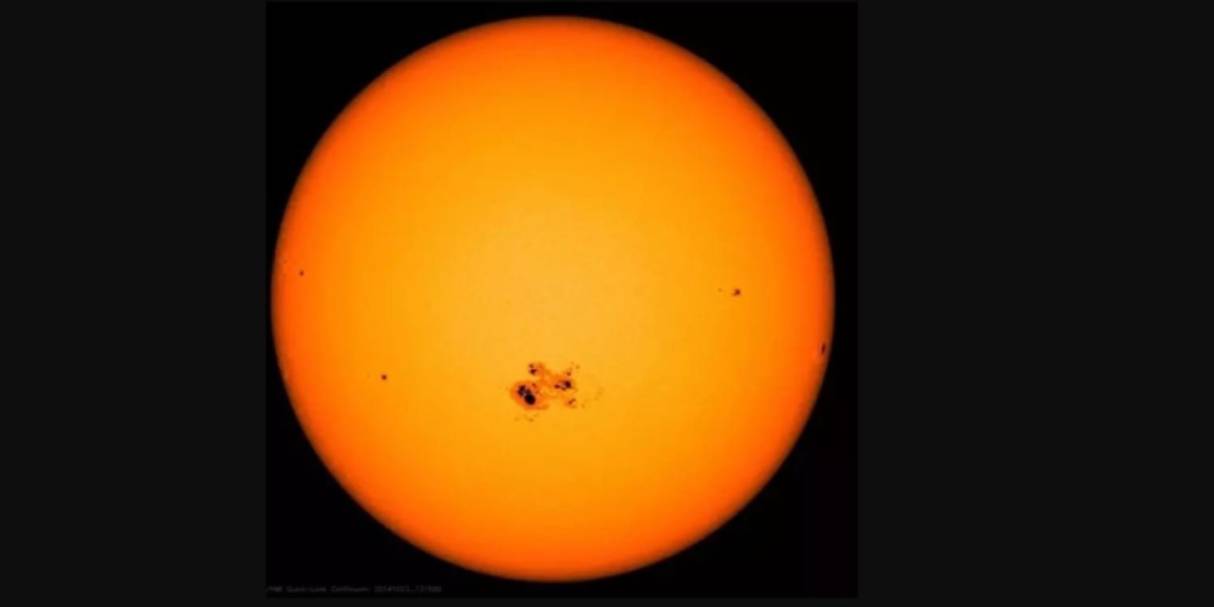 Güneşin Yüzeyinde Dünyanın 4 Katı Büyüklüğünde Delikler Oluştu... Tehlikeli Bir Durumun Habercisi Olabilir...