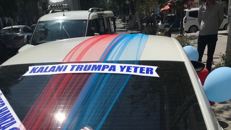 Sünnet arabasında Trump'a ilginç mesaj
