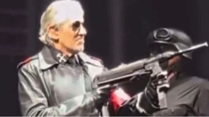 Berlin konserinde Nazi üniforması giyen Pink Floyd'un kurucularından Roger Waters'a soruşturma