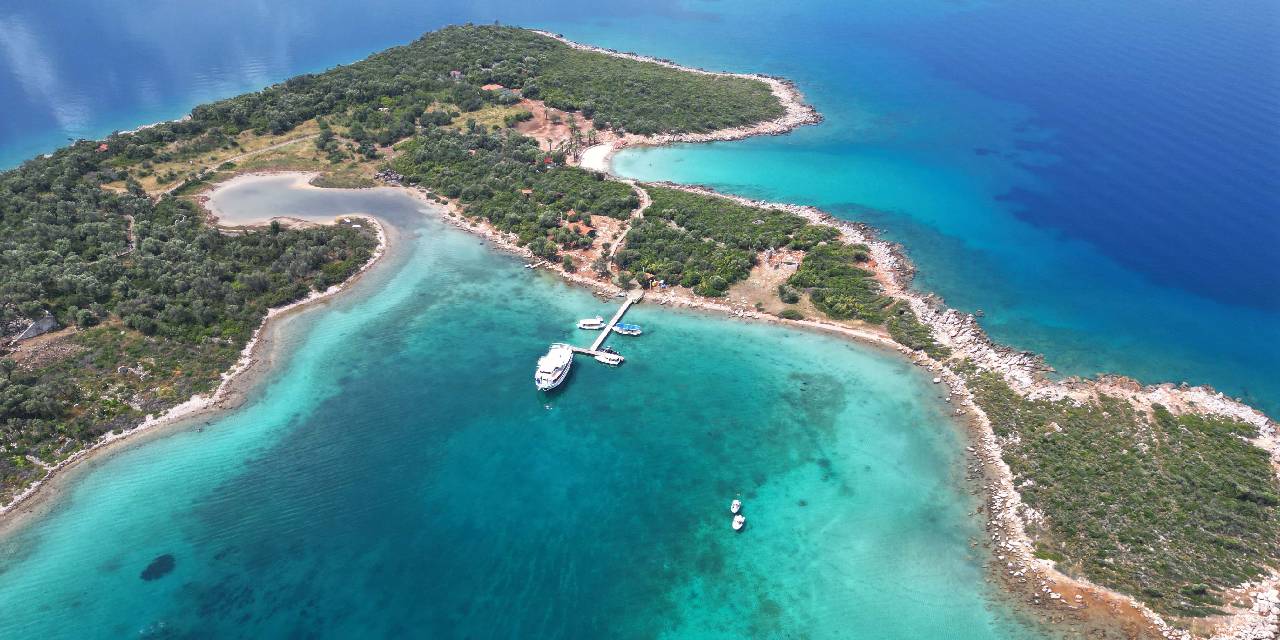 Türkiye'de Cennet: Bu Plajda Havlu Sermek, Terlikle Girmek Yasak!