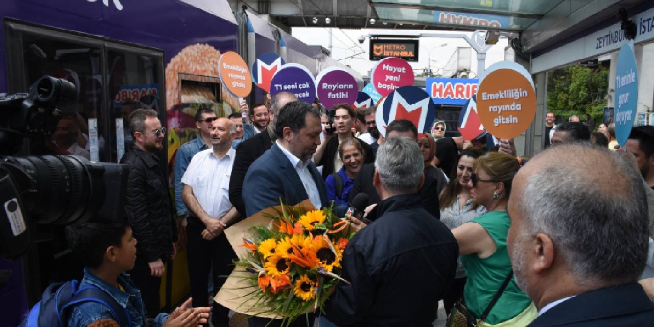 Metro Sürücüsüne Sürpriz Uğurlama: Son Seferini Alkışlarla Yaptı