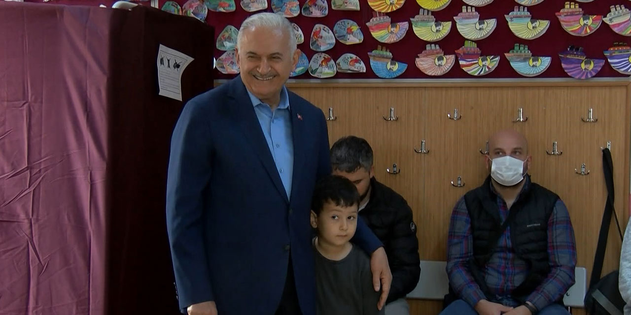 Binali Yıldırım: Ne Oldu Hanım, Karar Veremedin Mi?