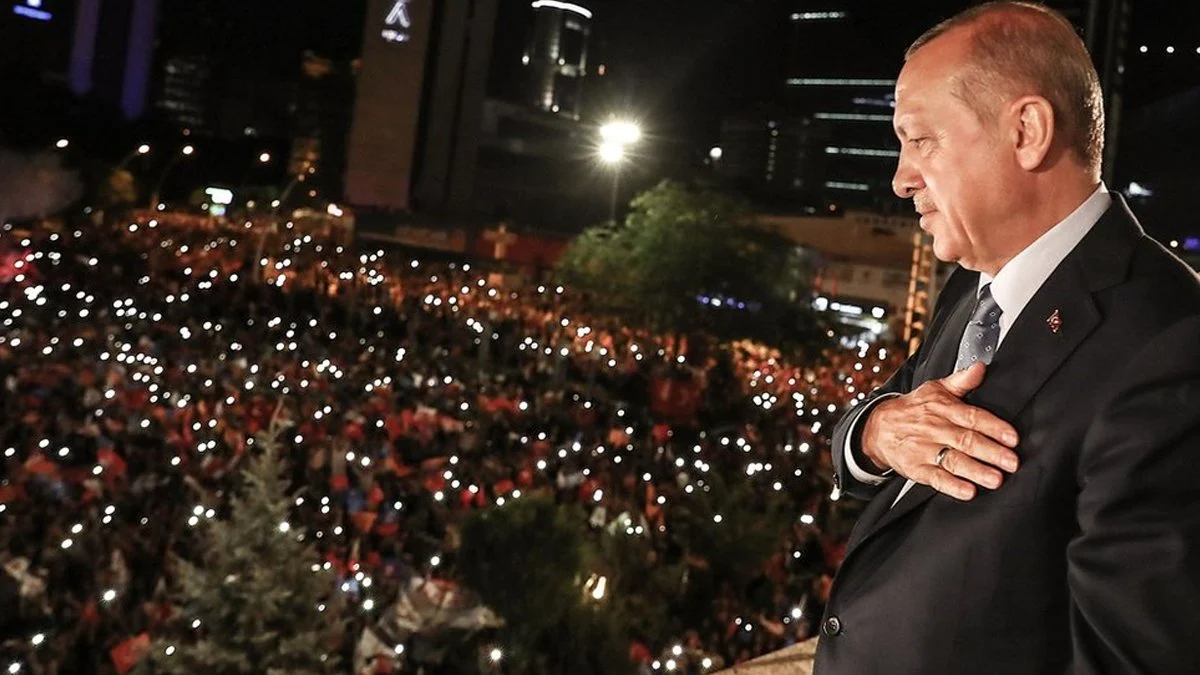 Erdoğan'dan Bir İlk! Balkon Konuşmasını Beştepe'de Yaptı