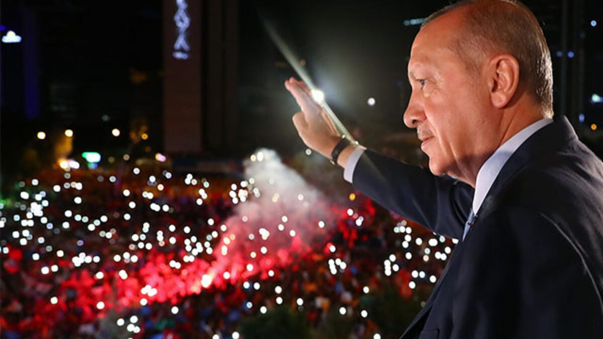 Balkon konuşmasına “Birleşme vakti” diye başlayan Erdoğan’dan sert mesajlar
