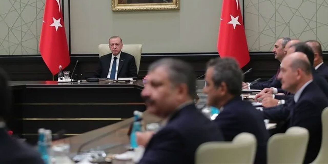 Ankara'da 'Çok Büyük Sürpriz' Beklentisi: 'Yeni Kabine Cuma Günü Açıklanacak'