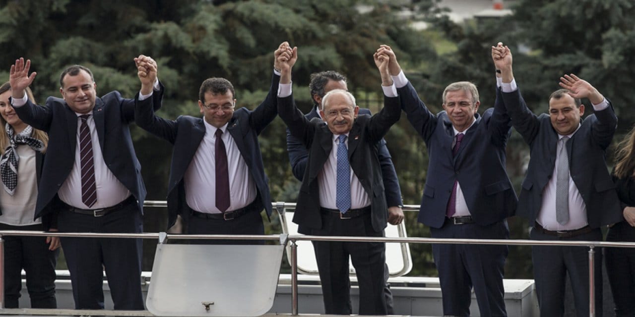 Ankara'dan Önemli Kulis Bilgileri... Sonuçların Ardından Genel Merkez'de Ne Konuşuluyor? Kemal Kılıçdaroğlu Devam Edecek Mi?