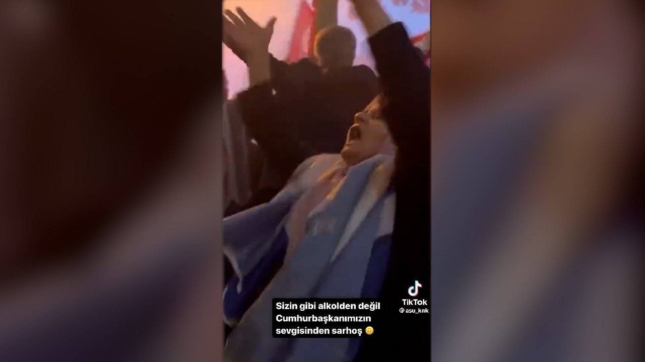 Seçim kutlamalarında dans eden kadın kendinden geçti