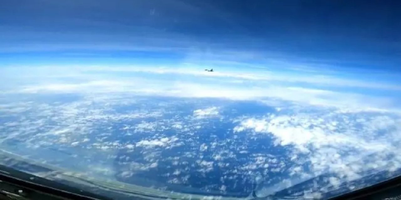 Çin savaş uçağının ABD uçağını engellediği anlar kamerada