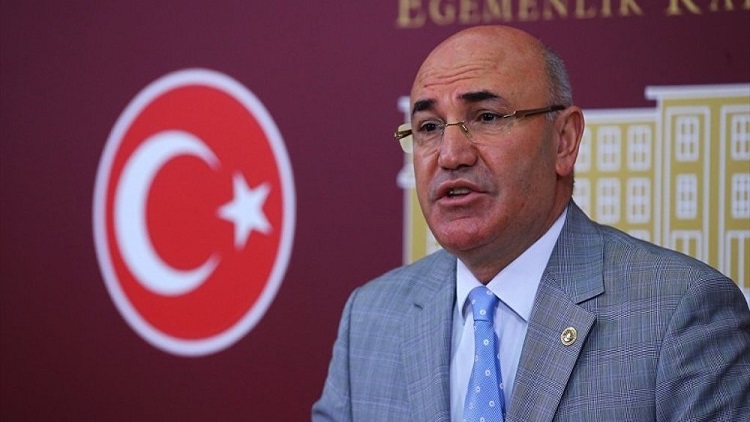 CHP’li Tanal, ‘Erdoğan portreleri asın’ genelgesini Meclis’e taşıdı