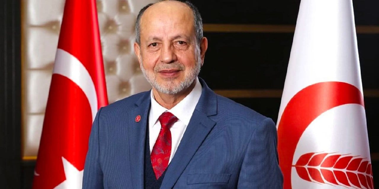 3 Eşli Milletvekili Meclis'te... 11 Yaşındayken Aşık Olmuş!
