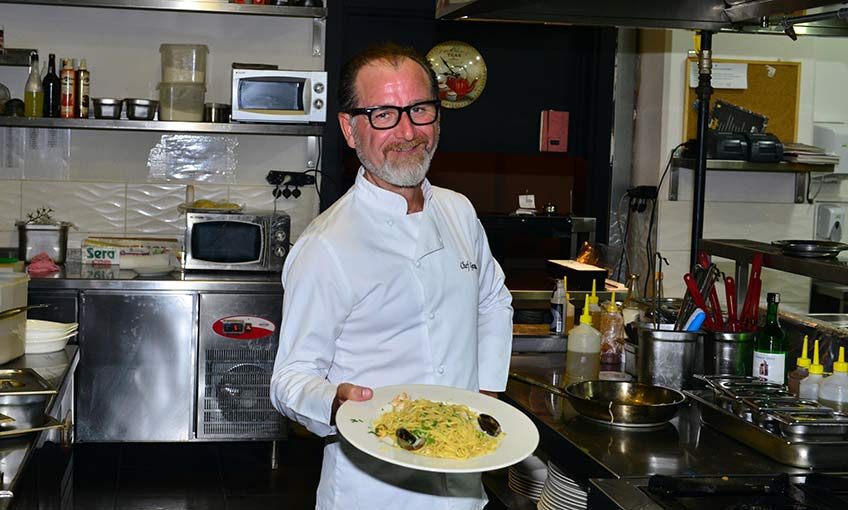 Aksanlı Konuşarak Kendisini Ünlü Bir İtalyan Şef Olarak Tanıttı! Türk Tekstilci Cengiz Düşünceli Yıllarca Herkesi  Kandırdı!