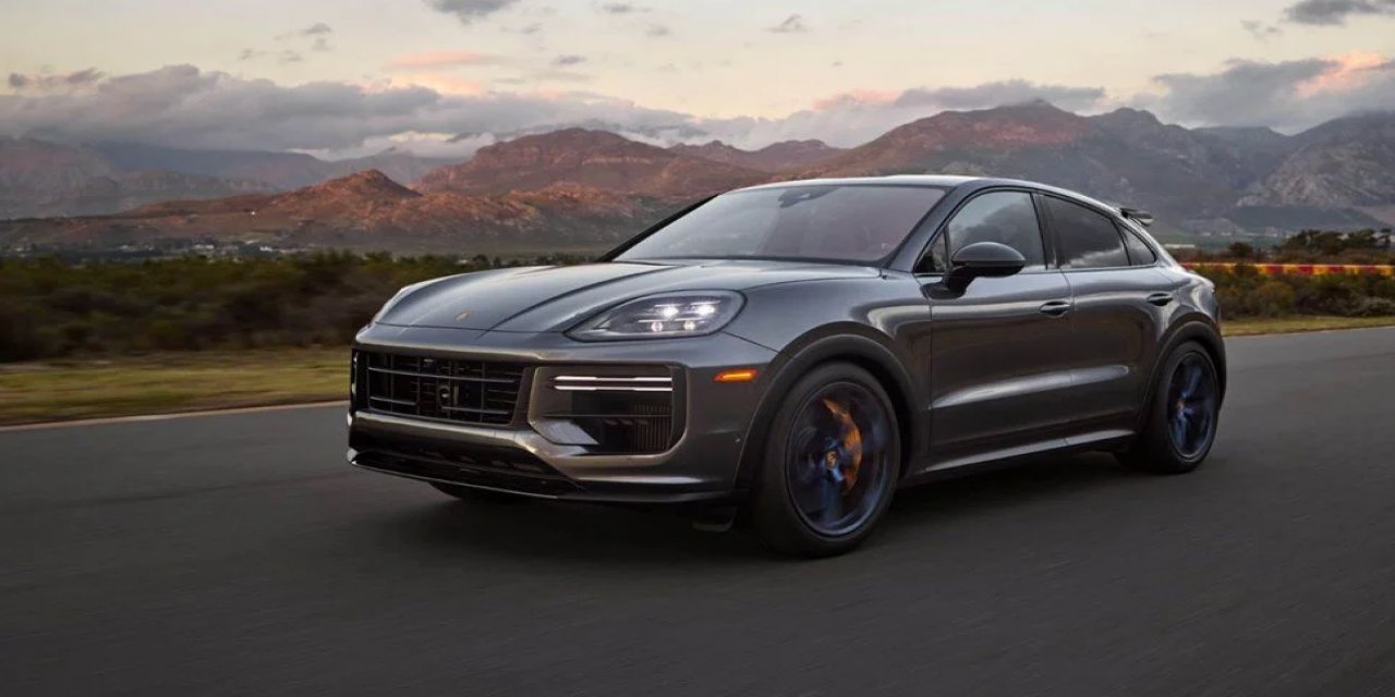 Porsche Logosunu Yeniledi