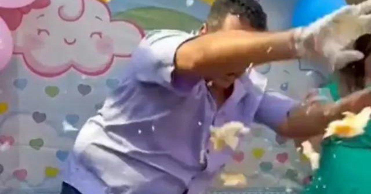 Bebeğinin Cinsiyetini Beğenmeyen Baba Partiyi Birbirine kattı!