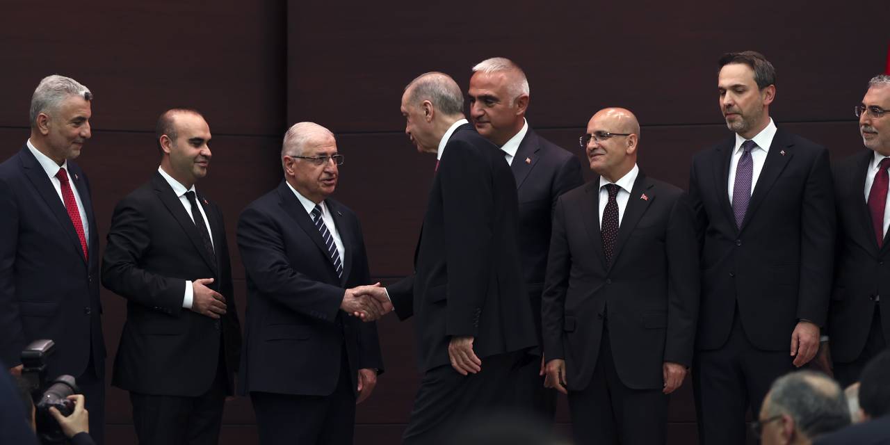 Yeni Kabine Bugün Toplanıyor: Gündem Ekonomi
