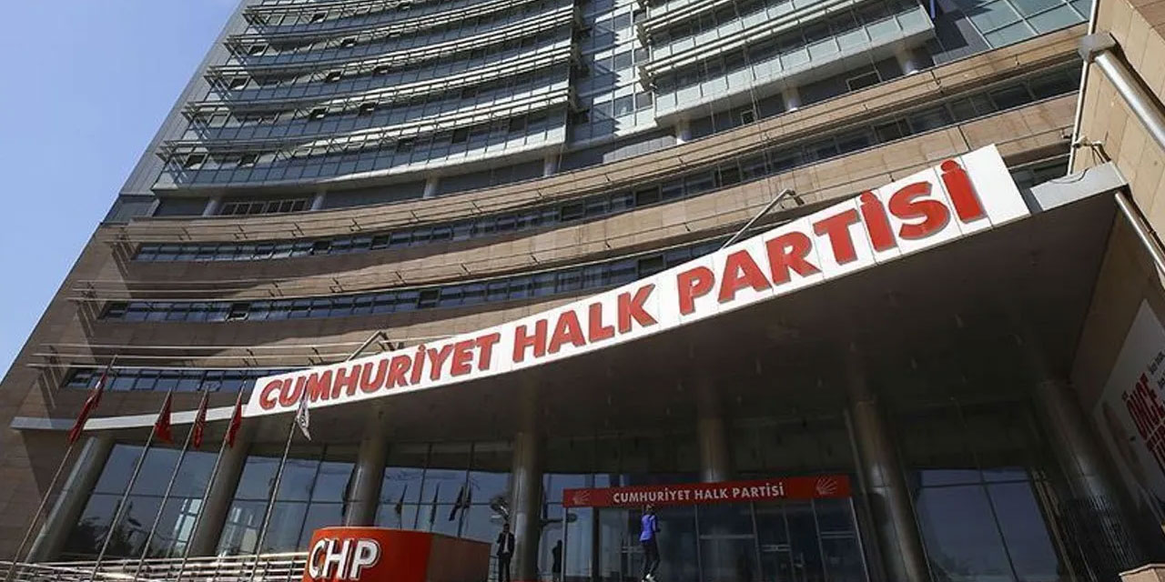 CHP'de 'Değişim' İstifası: İlçe Başkanı Görevi Bıraktı