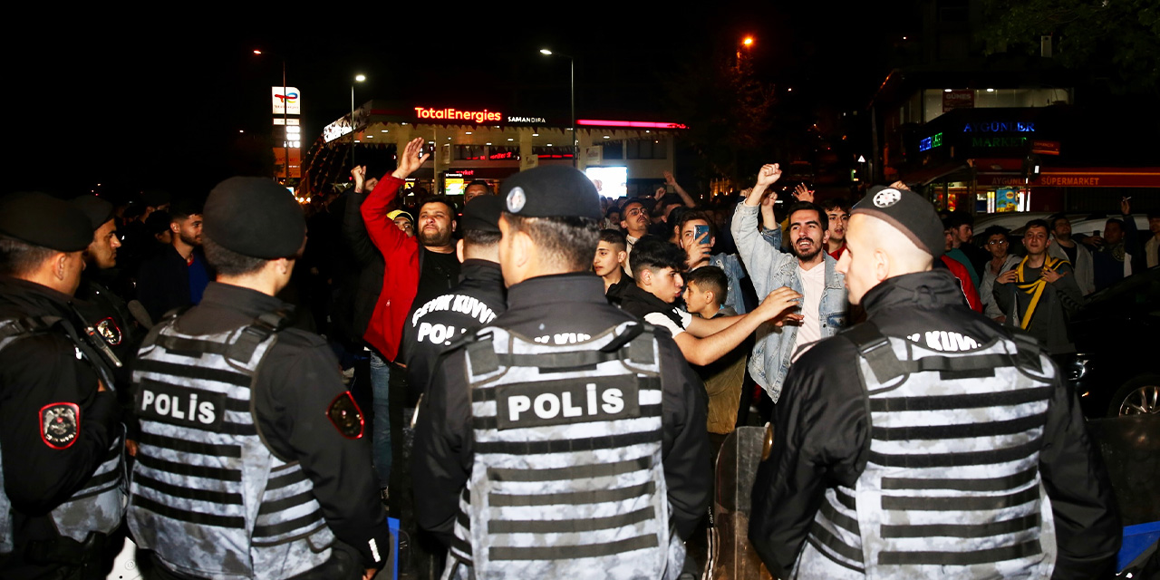 Samandıra'da büyük protesto! Taraftarlar yönetimi istifaya davet etti