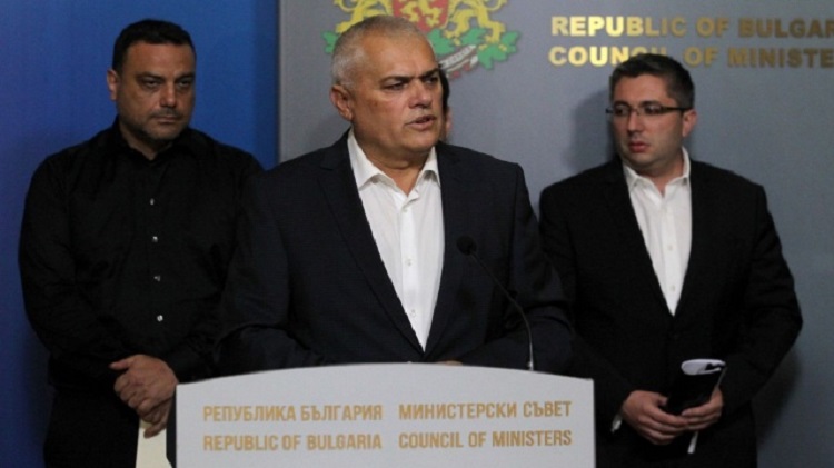 Bulgaristan'da 17 kişinin öldüğü otobüs kazası sonrası 3 bakan istifa etti