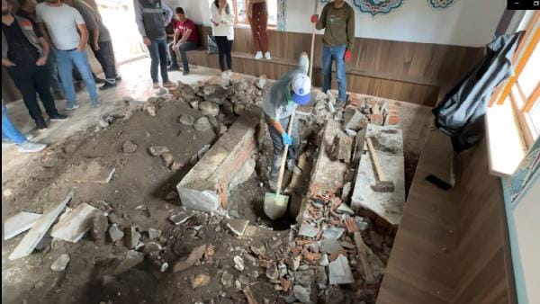 Türbe Denilen Mezardan Çıkan Kemikler İncelendi! Neye Ait Olduklarını Öğrenenler Şoke Oldu...