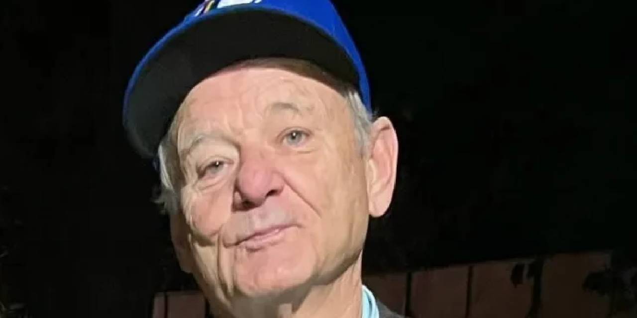 Ünlü oyuncu 29 yaş küçük şarkıcıyla aşk yaşıyor