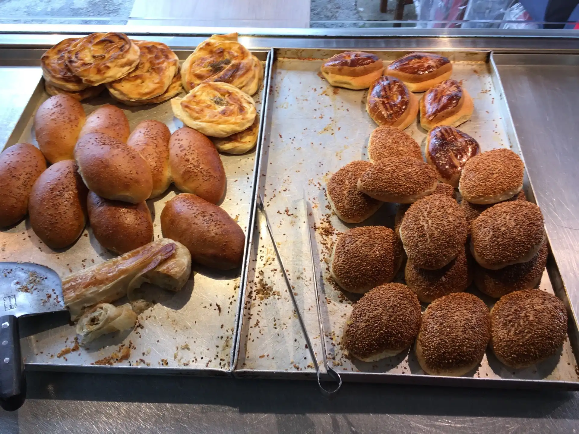 Çalışanlar sabah işe giderken atıştırdıklarınıza dikkat edin... Her gün kahvaltıda poğaça yerseniz ne olur?