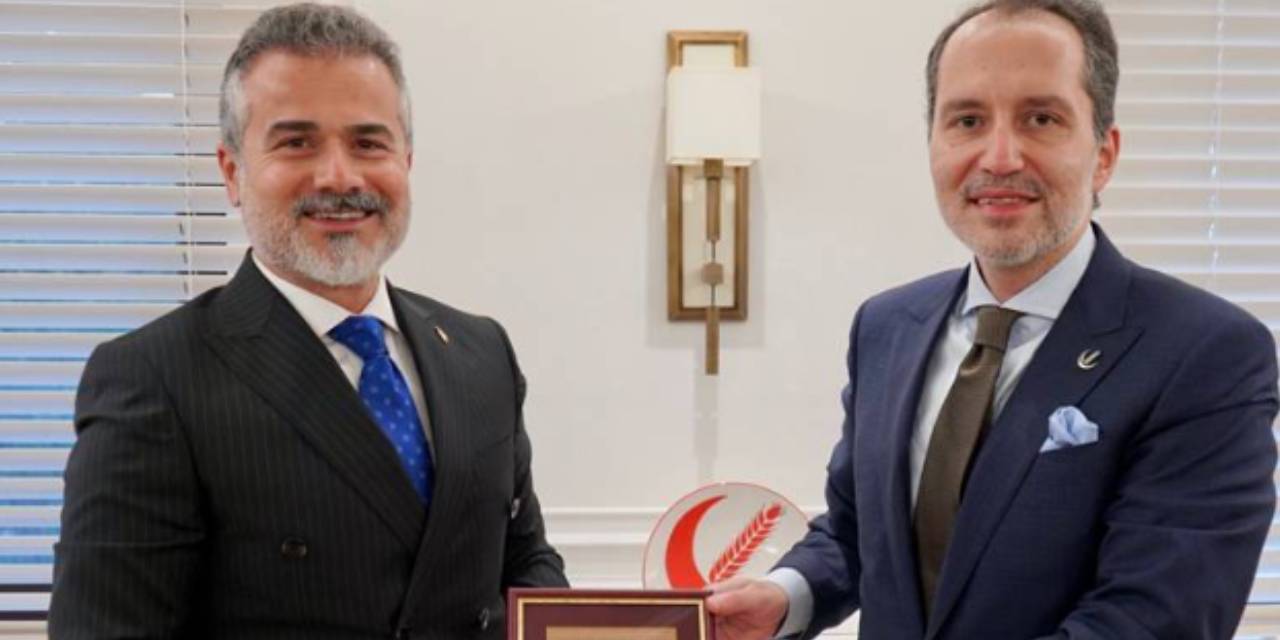 Yeni Akit yazarından AKP'den istifa eden Suat Kılıç'a: 'Ne giyimi ne de davranışları kültürümüze ve dinimize uygun değildi'