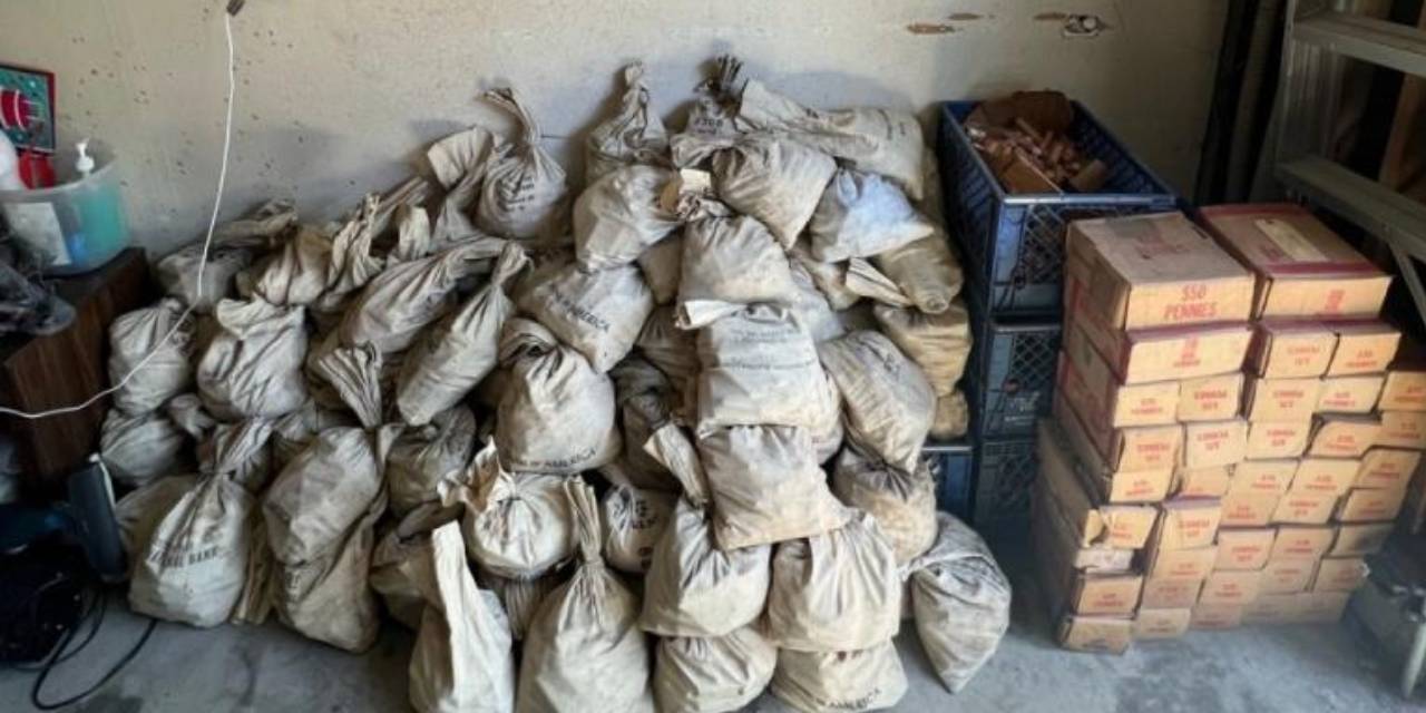 Evi temizlerken 1 milyon adet madeni para buldular! Hiçbir banka almadı, internette satışa koydular ancak...