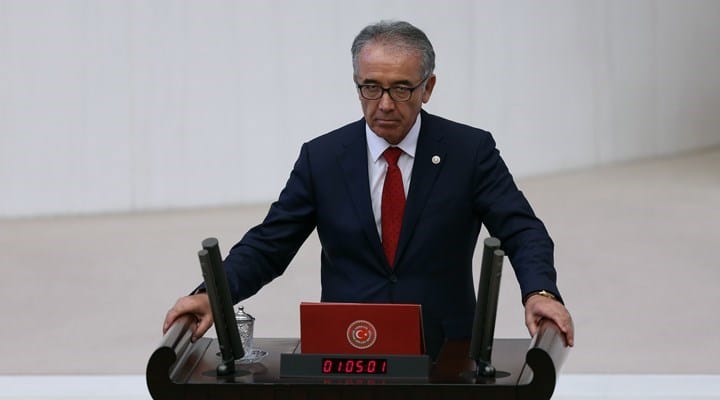 Ahat Andican, İYİ Parti’den istifa etti